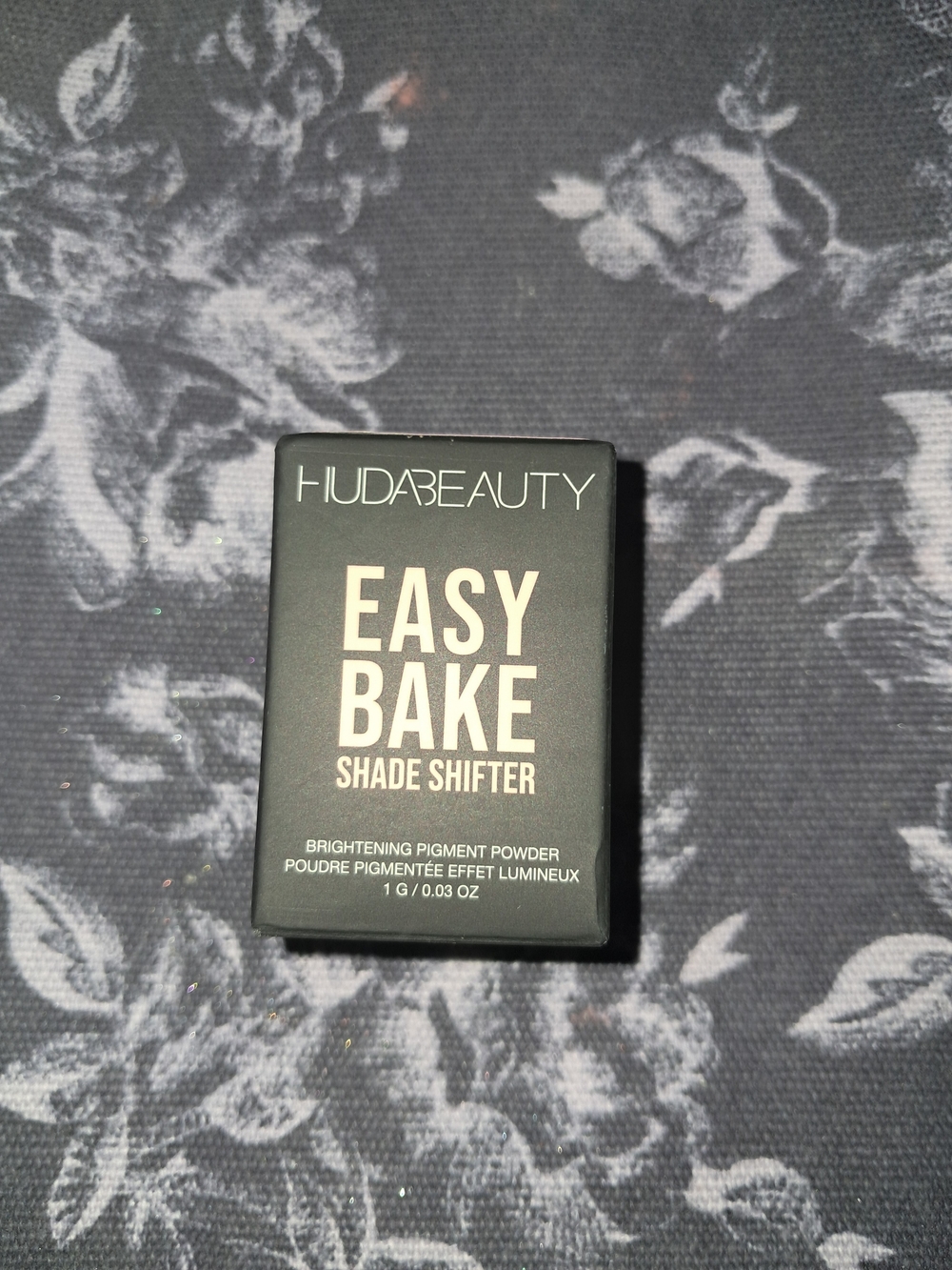HUDA BEAUTY Easy Bake Shade Shifter Brightening Powder - Blushed Pink